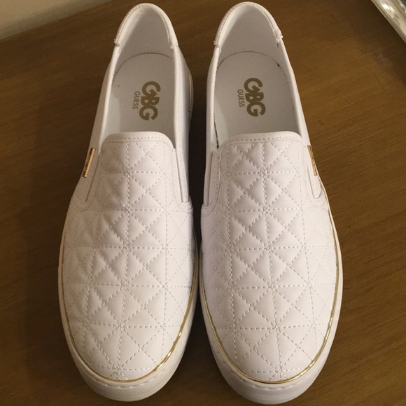 gbg slip on sneakers